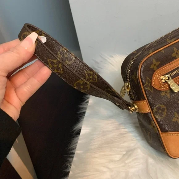 1991 authentic Louis Vuitton Dragonne GM wristlet - Picture 11 of 17